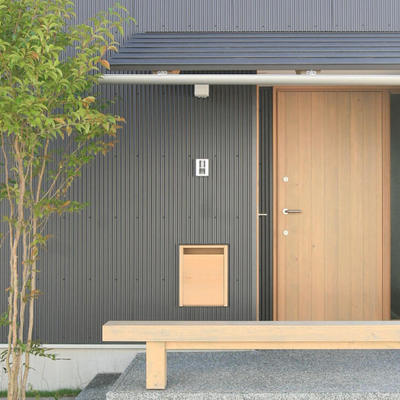 国産ヒノキ材のみを使用したシンプルな高断熱木製玄関ドア「MIYAMA桧 TH玄関ドアシリーズ」 