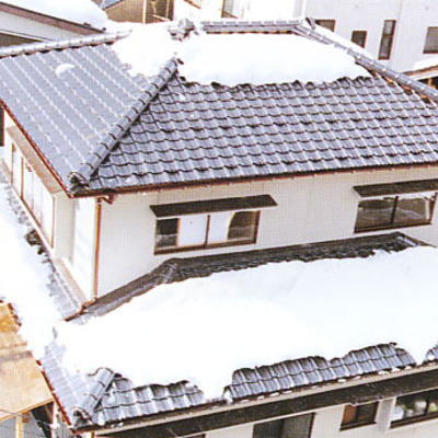 降雪による事故・被害などから家を守る「ルーフヒーター 屋根融雪システム」