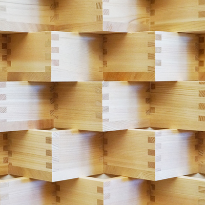 枡で構成された内装用木材パネル「MASWALL（マスウォール）」ARARE・KOSHI・KADO